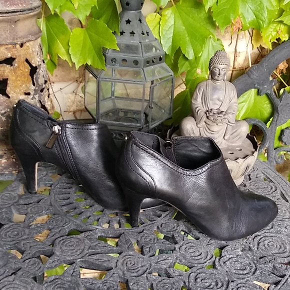 Vince Camuto heels - Picture 13 of 13